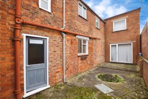 Rear Courtyard Garden- click for photo gallery